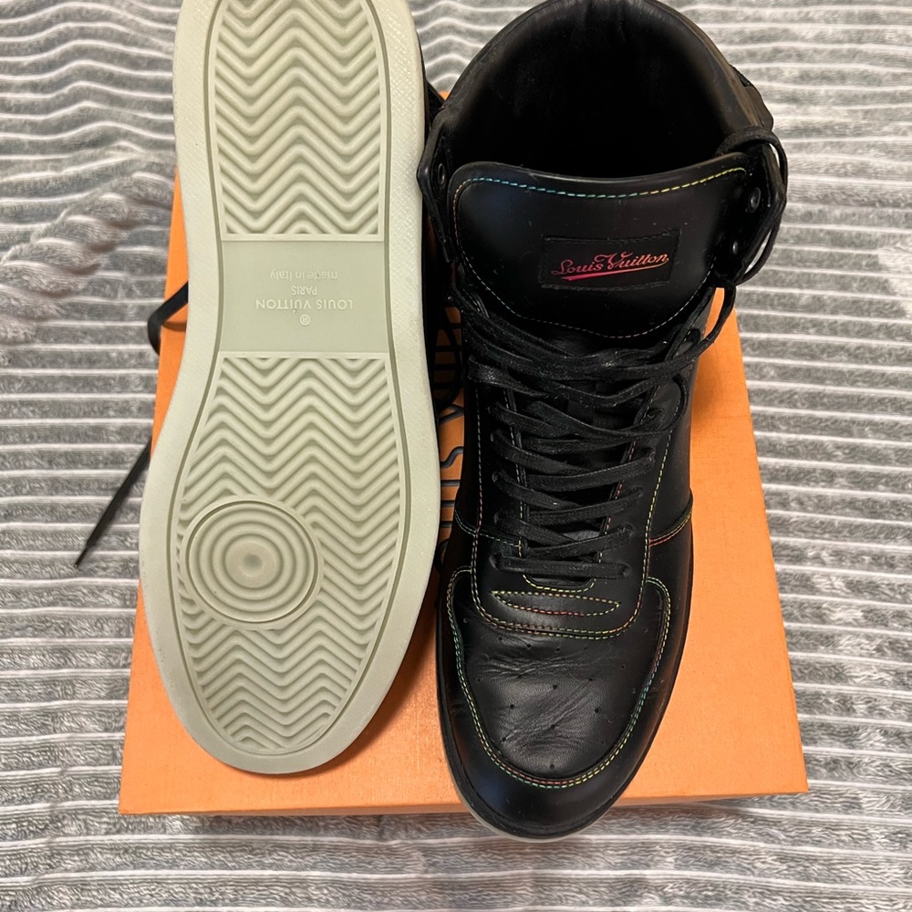 Louis Vuitton Rivoli High Top Sneakers Size LV9 US10/10.5 Like New Condition - Picture 7 of 10